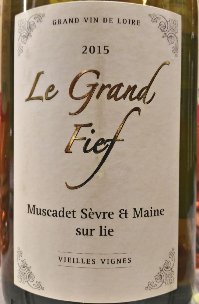 EARL Huchet Le Grand Fief Vieilles Vignes Muscadet Sèvre et Maine sur lie AOC/AOP 2015, Main, #5137
